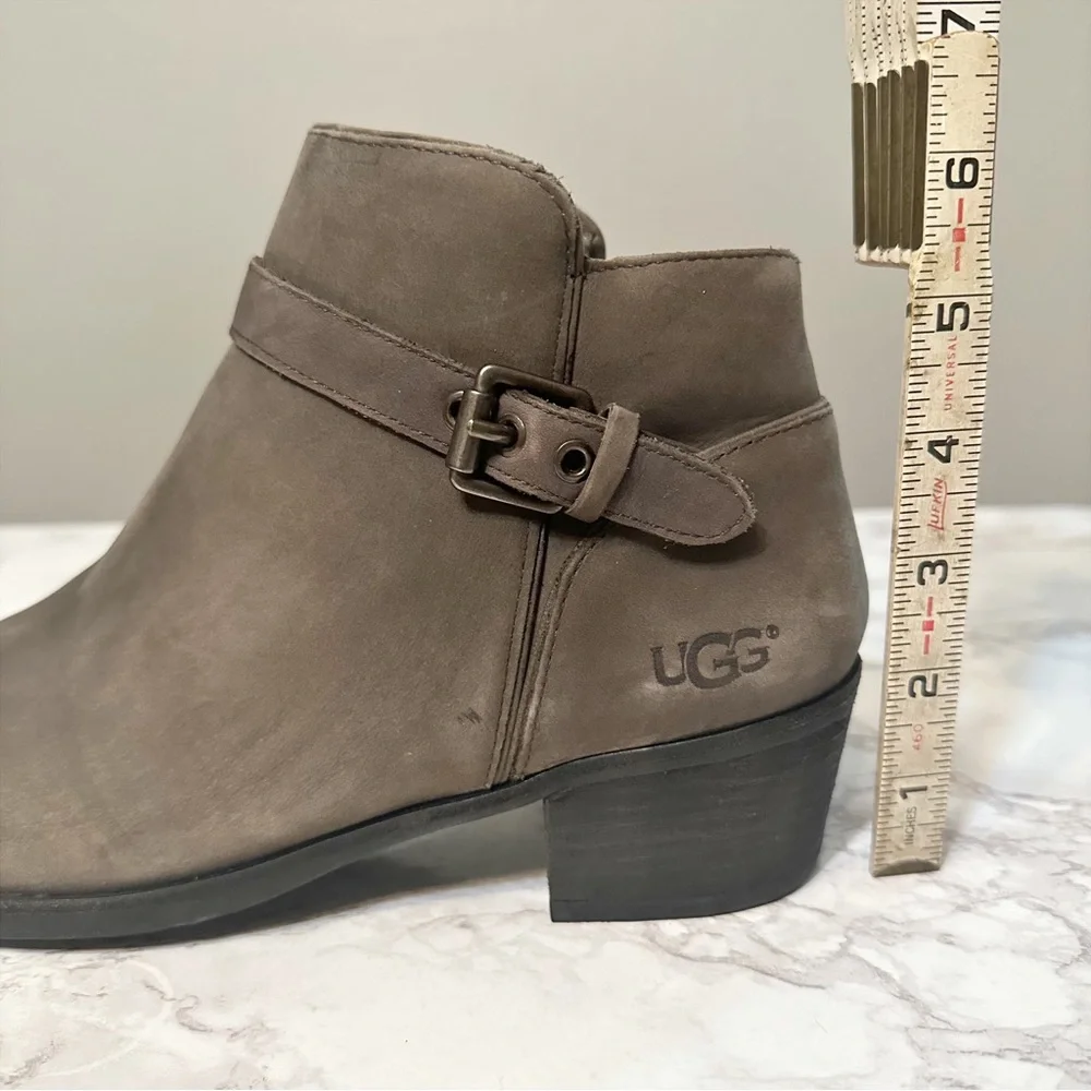 UGG Bellamy Distressed Gray Leather Sheepskin Ankle Boots Women’s Size 8…